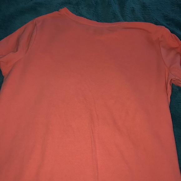 A girls shirt - Picture 2 of 2